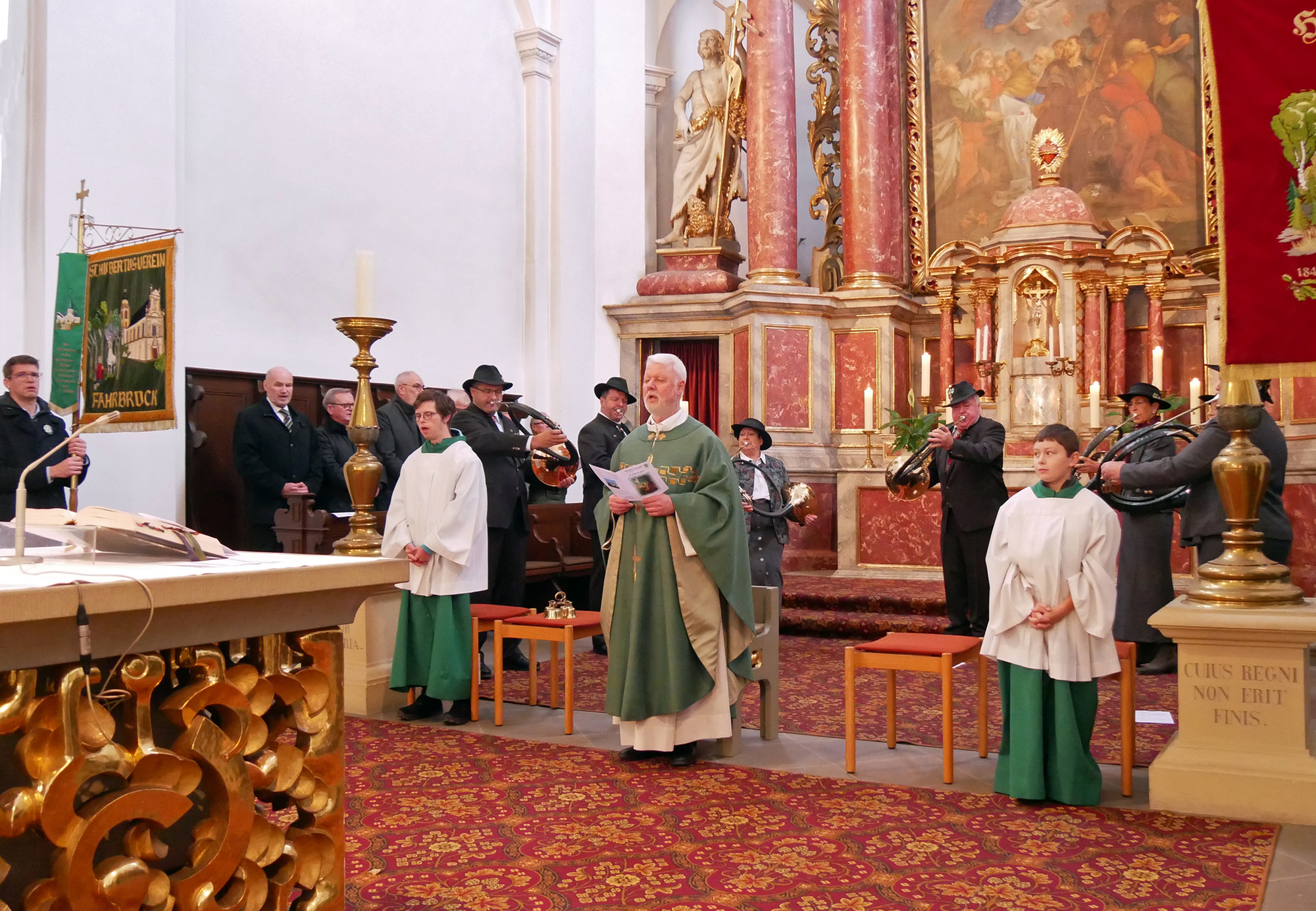 Im Chorraum der Wallfahrtskirche Fährbrück bei der Hubertusmesse