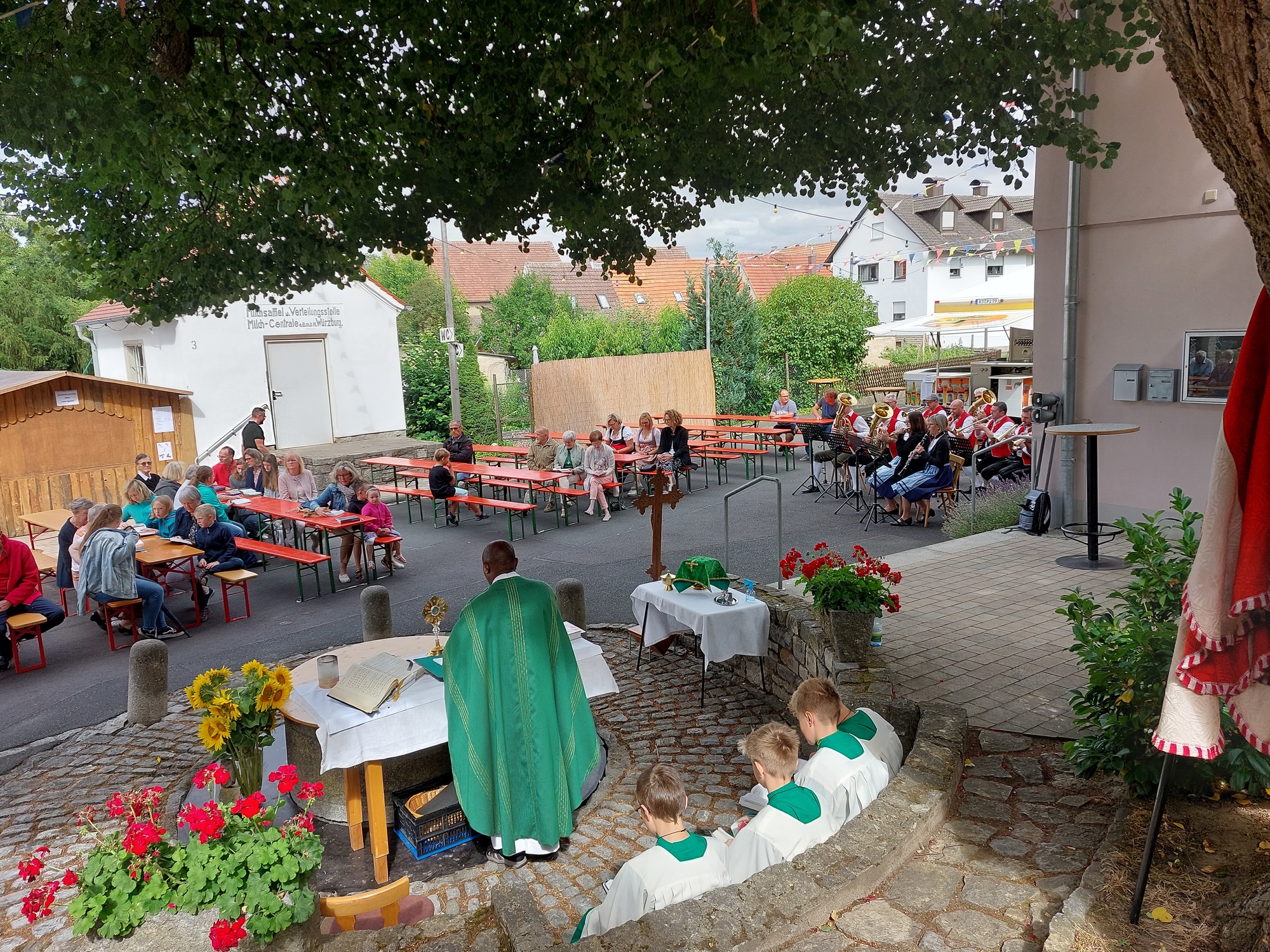 Lindenblütenfest in Püssensheim 2022