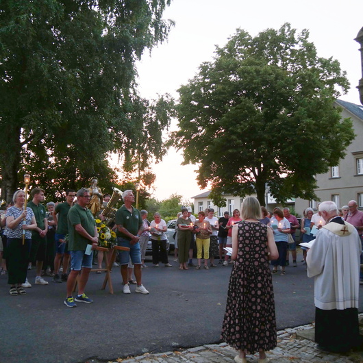 Bei der Lichterprozessin in Fährbrück