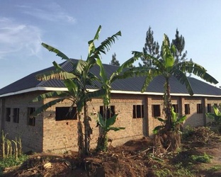 Das Gebäude des Kindergartens von außen.