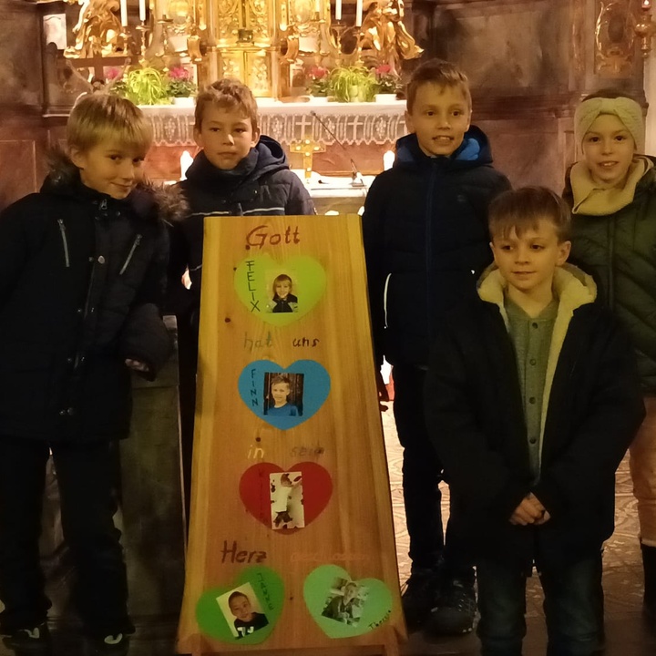 Erstkommunionkinder Untereisenheim beim Vorstellungsgottesdienst 2022