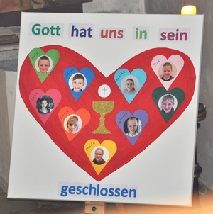 Plakat der Erstkommunionkinder in Püssensheim