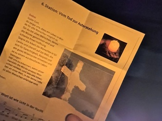 Ein Liedblatt vom diesjährigen Kreuzweg