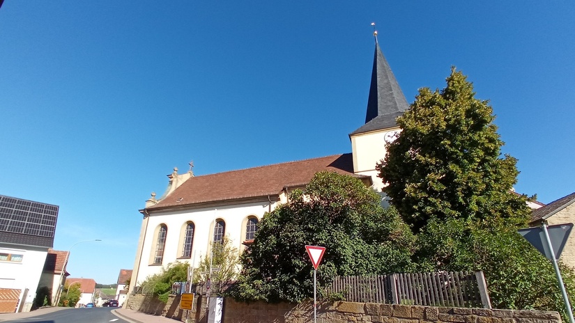Außenansicht der Kirche in Gramschatz