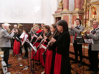 Musikanten der Musikkapelle beim Spielen